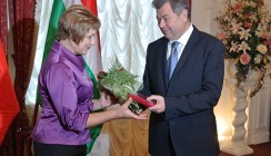 Артамонов вручил государственные и областные награды заслуженным калужанам