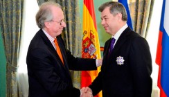 Король Испании наградил калужского губернатора орденом