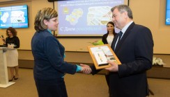 Губернатор вручил награды победителям региональных журналистских конкурсов