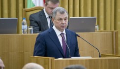 Губернатор представил отчет о работе областного правительства за 2015 год