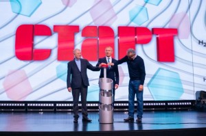 photo_5323372583849758042_y